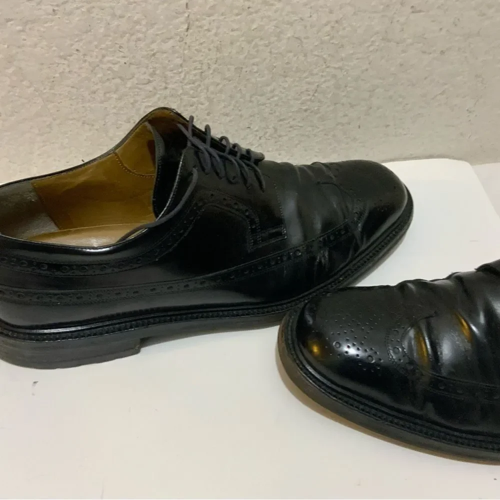 Cole Haan C00704 Men's 11.5 M Vibram Soles wingtip Leather crafted in Italy